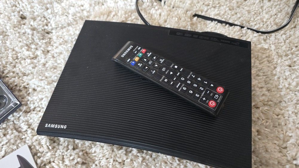 BLU-RAY player + Movies