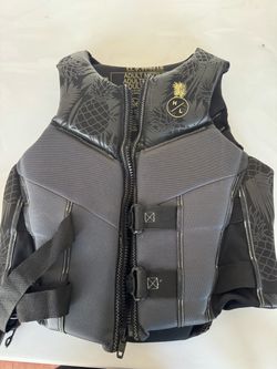 Hyperlite Wake Co 3241 Adult Medium Life Vest Black pineapple Wakeboarding PFD