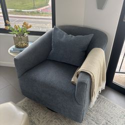 Blue Swivel Chair With Pillow 