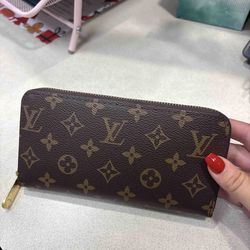 LV luxury wallet