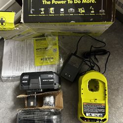 ONE+ HP 18V (2) baterías de alto rendimiento de 4.0 Ah, batería de alto rendimiento de 2.0 Ah y kit