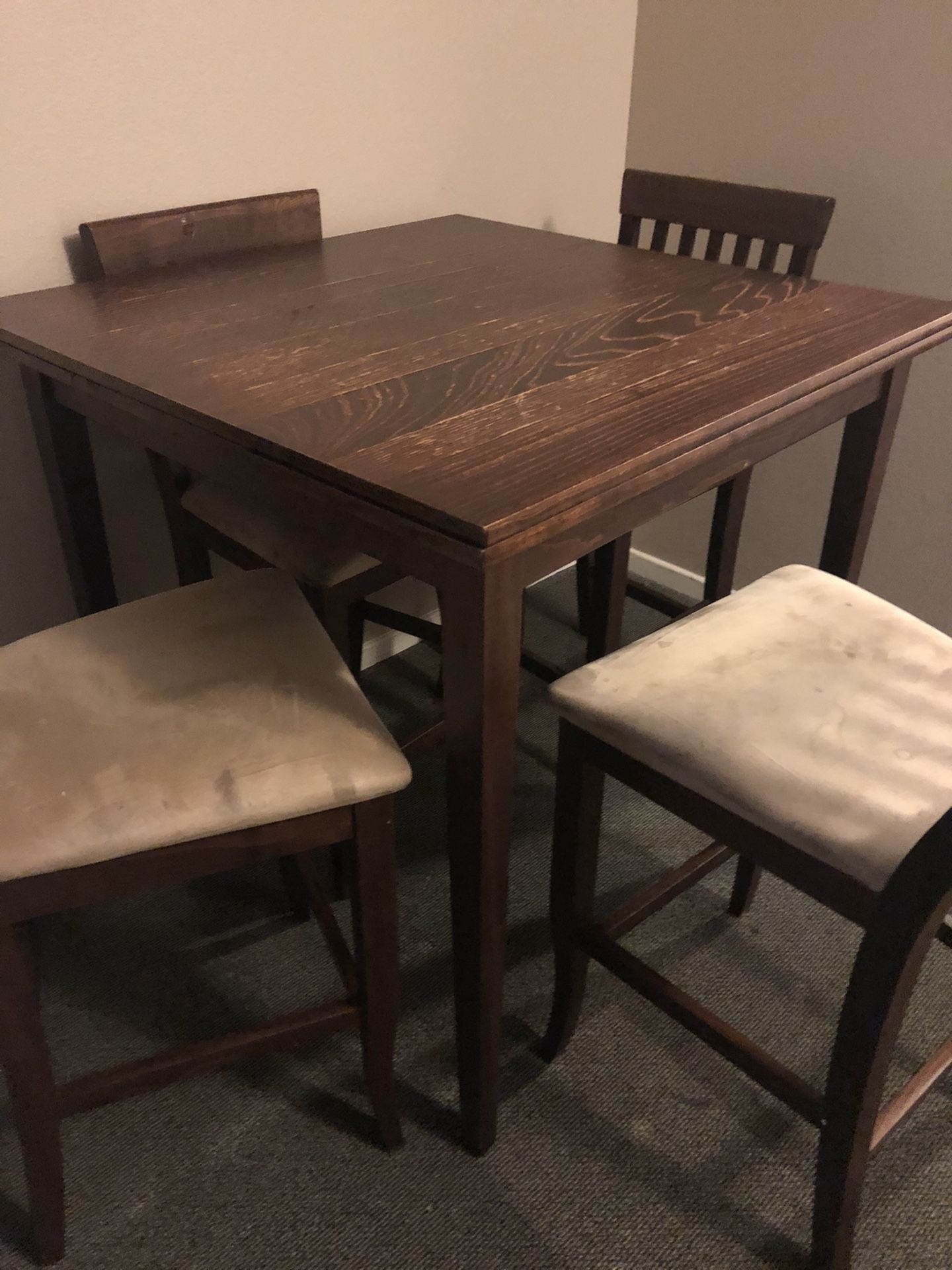 Extendable dinner table (6)