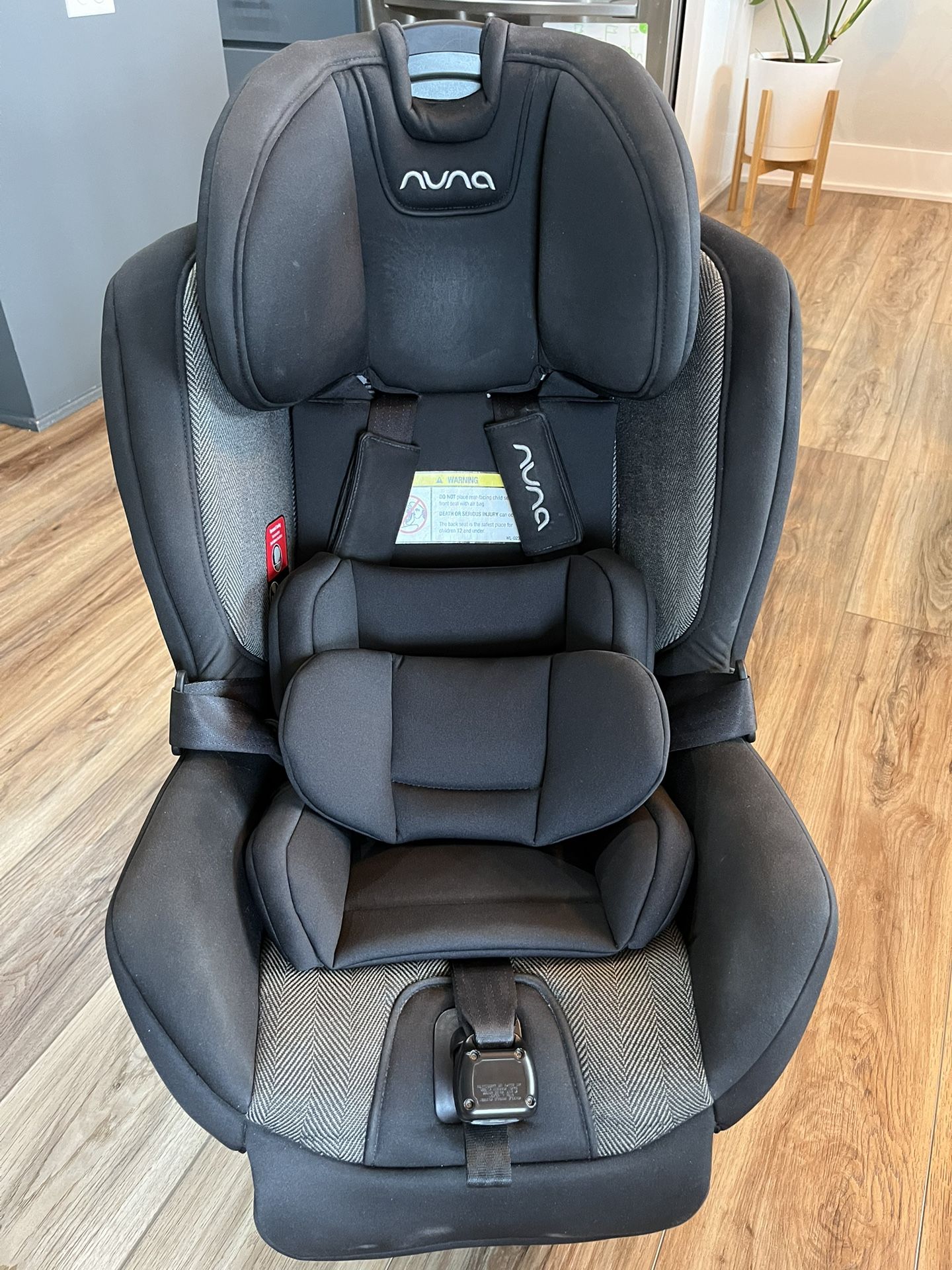 Nuna Rava Convertible Car Seat