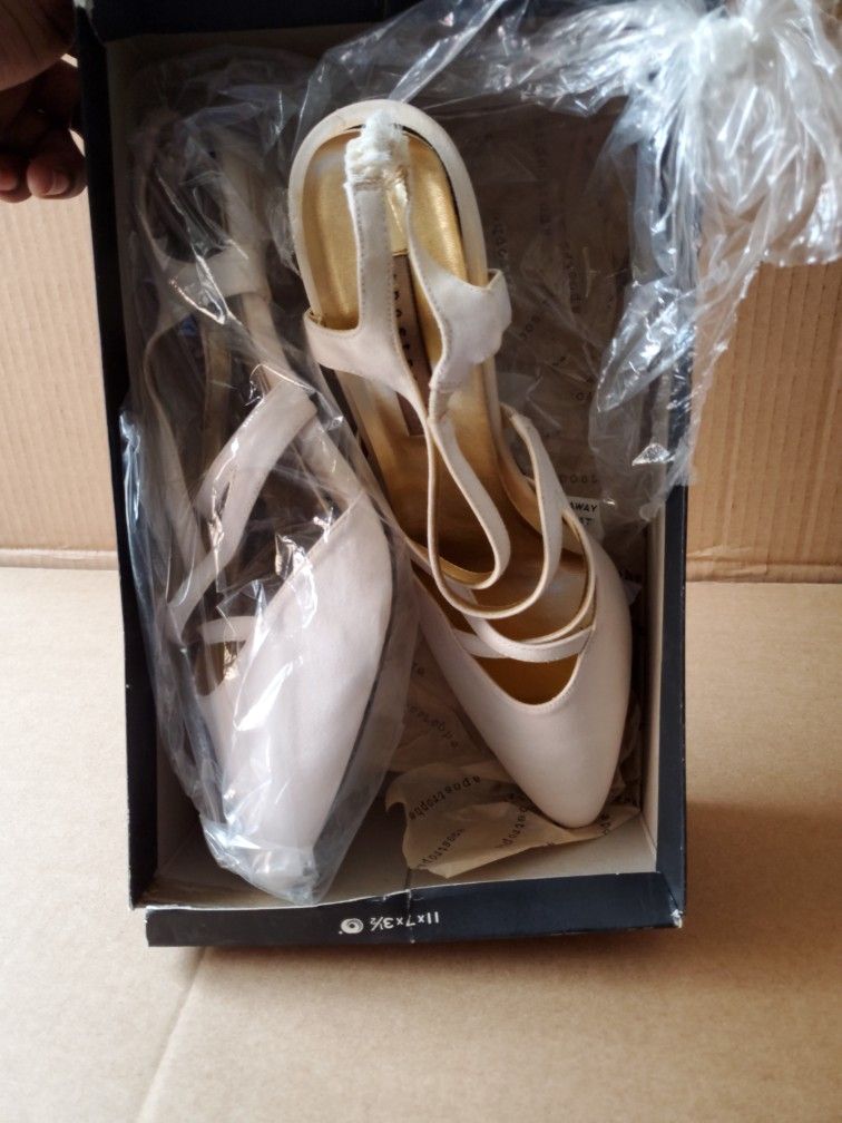 Apostrophe Heels Size 9.5