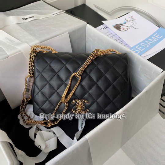 Chanel Flap Bags 113 Brand New for Sale in Los Angeles, CA - OfferUp