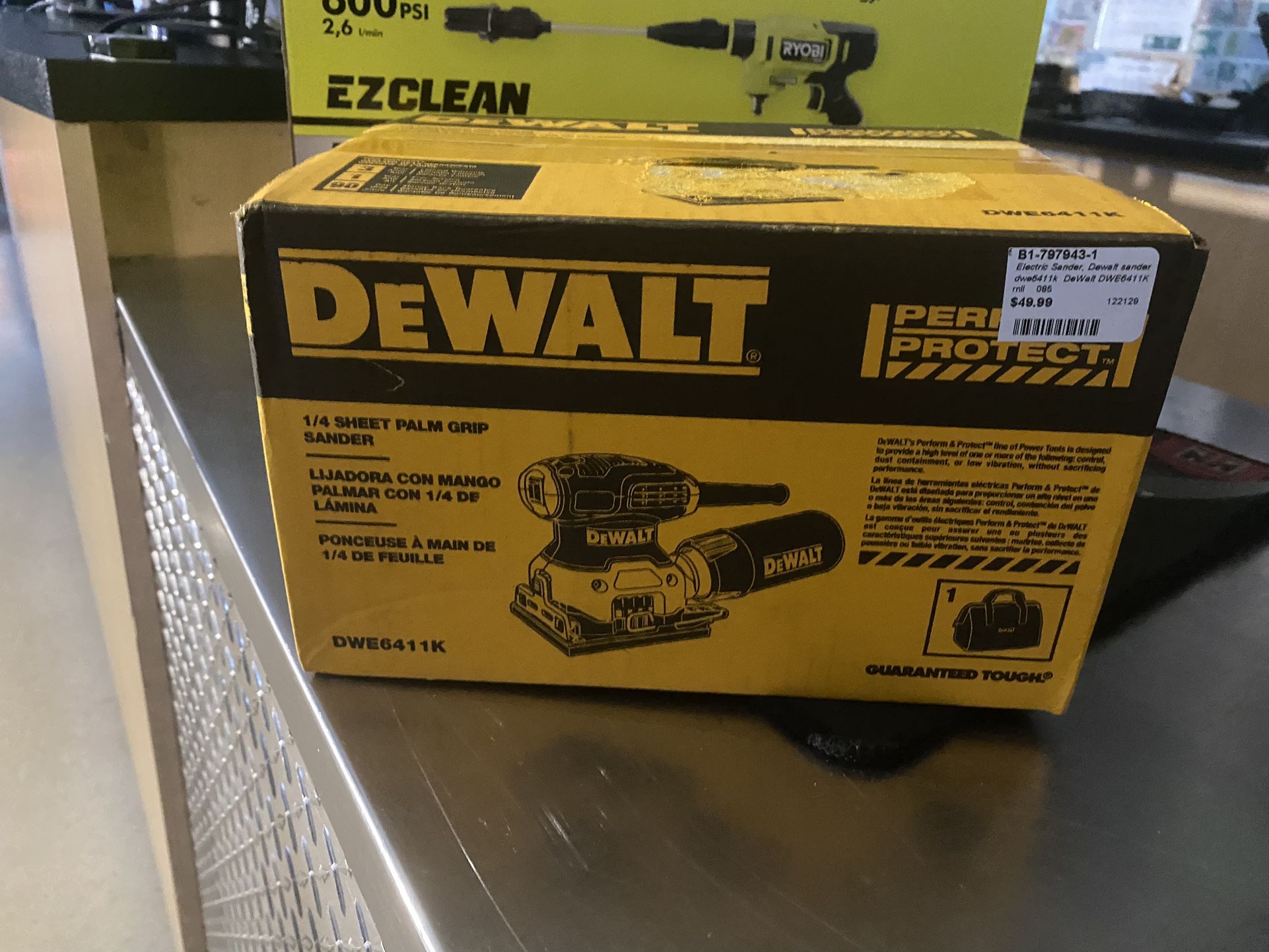 Brand New Dewalt 1/4 Sheet Palm Grip Sander