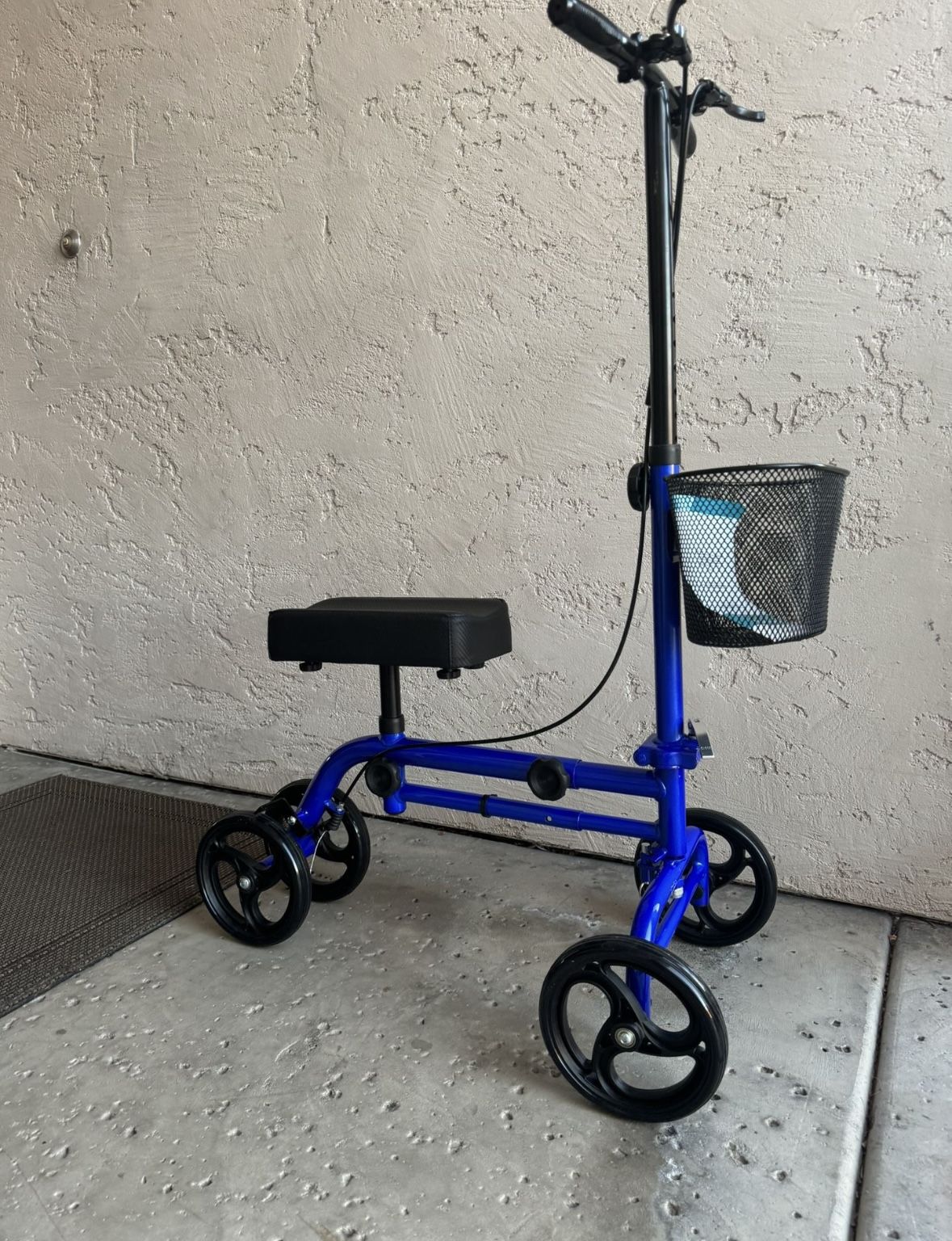 Knee Scooter Walker With Basket / Brand New / Adjustable Hight / Foldable