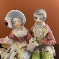 Vintage Porcelain Figurine of Courting Victorian/Colonial Couple 5.5” Damaged 