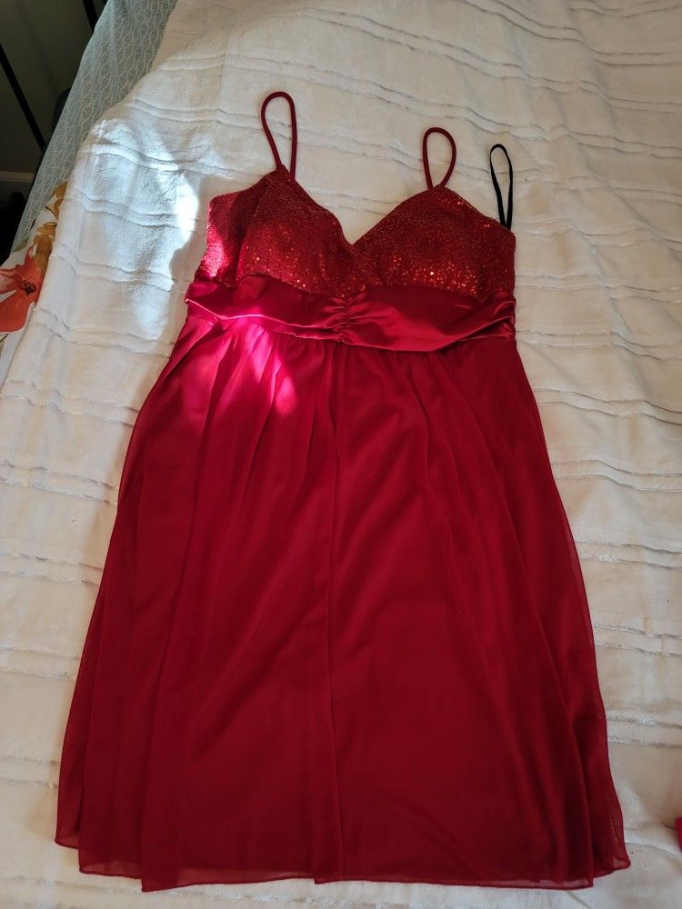 Red Dress With Sequins On Shest! Size: 1x