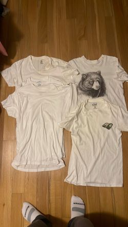 5 white T-shirts