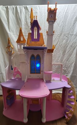 4FT Disney princess ultimate Castle with working fireworks & music