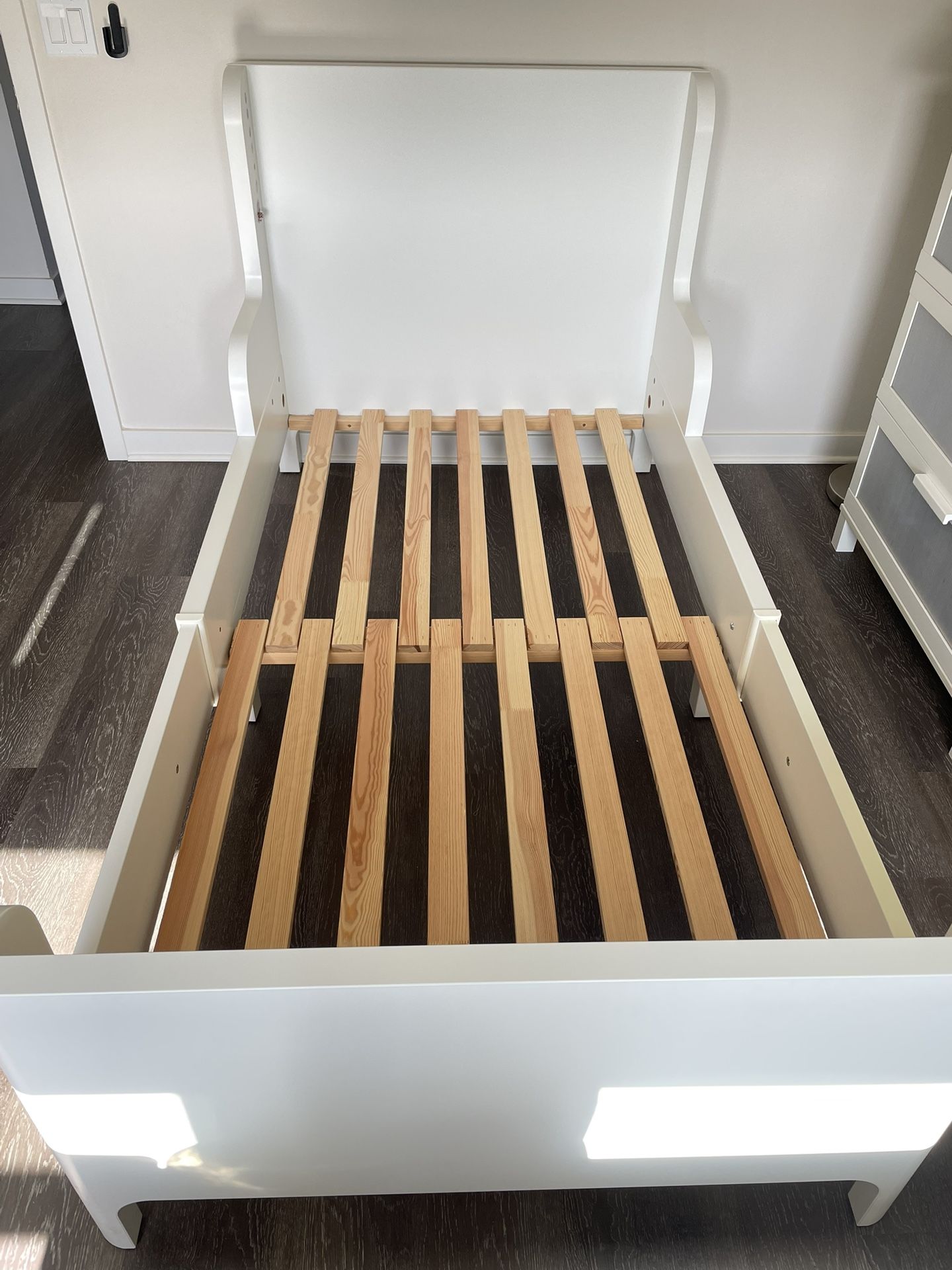 IKEA Extendable Twin Bed & Mattress