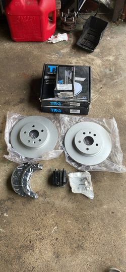 Rear rotors and Brake Pads Set 13-19 Cadillac XTS