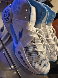 Men Basketball Shoes