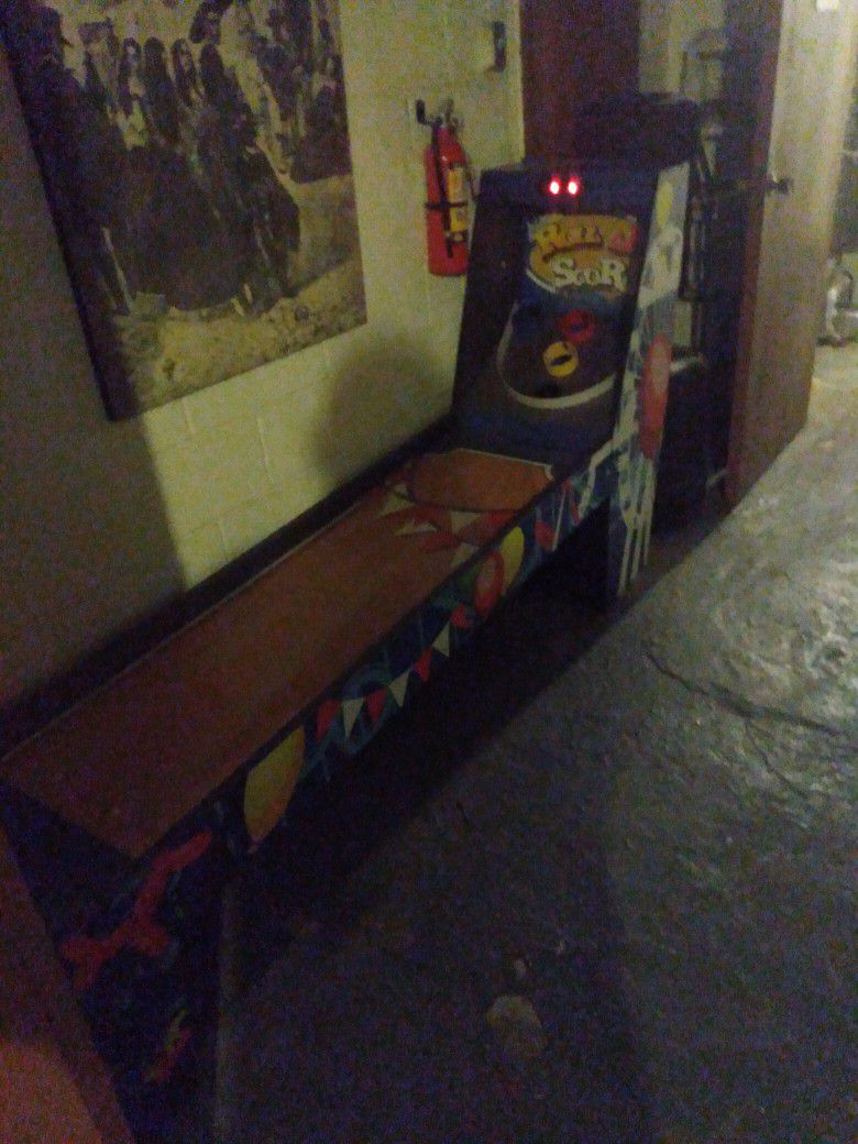 Skittleball machine