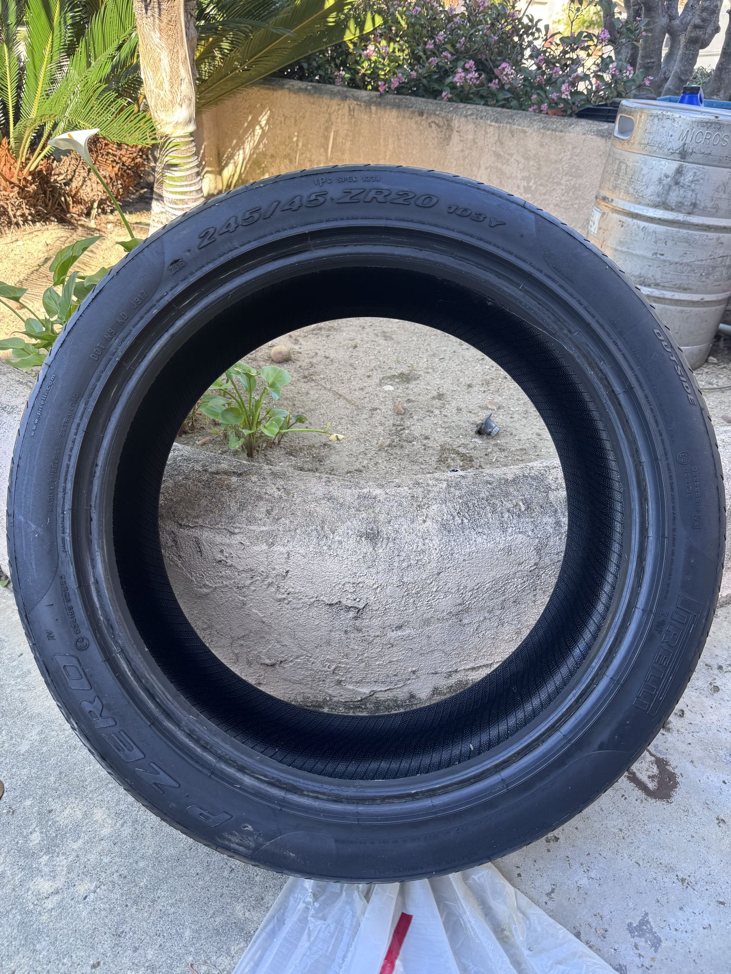 One Car Auto Street Tire