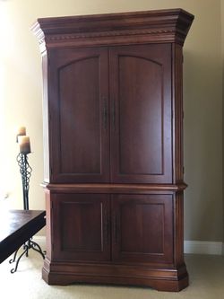 High End Solid Mahogany Hutch/Armoire/Entertainment Center