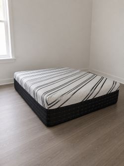 New Queen Memory Foam Mattress 12 inch