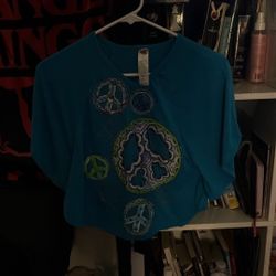 Blue Peace Graphic Crop Top