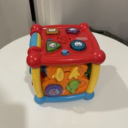 VTech Busy Learners Activity Cube For Baby Toddler Spinning Letters Moving Lady
