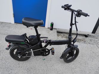 Electric bicycle folding