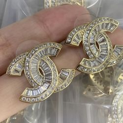 18 k stainless steel gold comes with dust bag