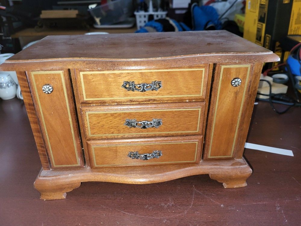 Musical Jewelry Box