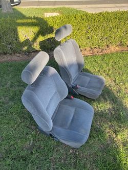 Gray manual front seats for Toyota Land Cruiser