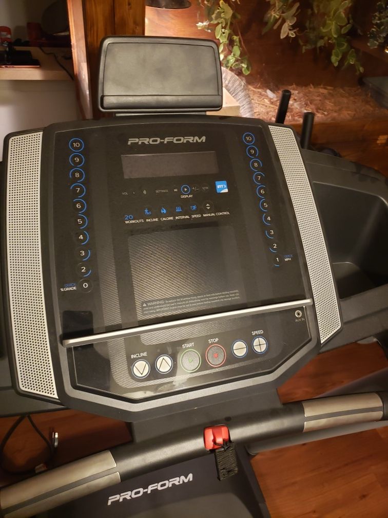 Pro Form 525CT treadmill