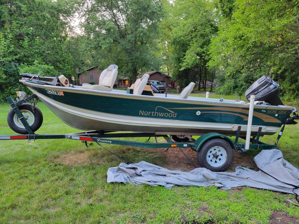 1998 Ready For The Water!!!  Read Discription. Northwoods 1675 dlx