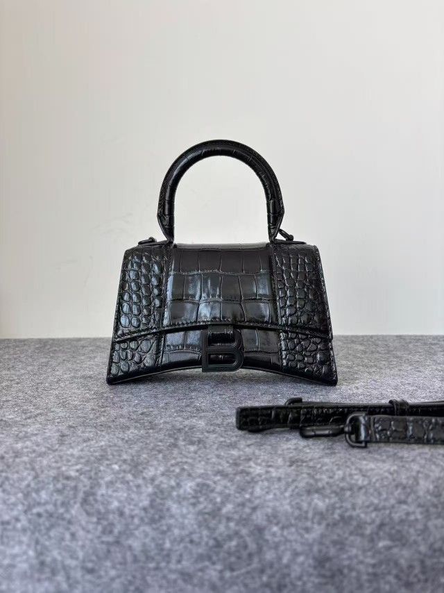 Luxurious Black Croc-Embossed Leather Tote & Shoulder Bag, Timeless & Fashionable