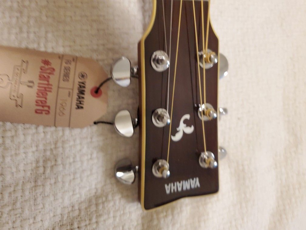 Yamaha FGX830C Solid Top Cutaway Acoustic Electric Guitar, Natural