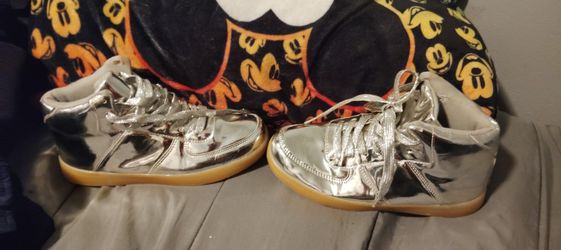 Silver/Light up shoes 