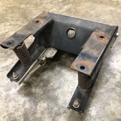 Adjustable suspension system for seats