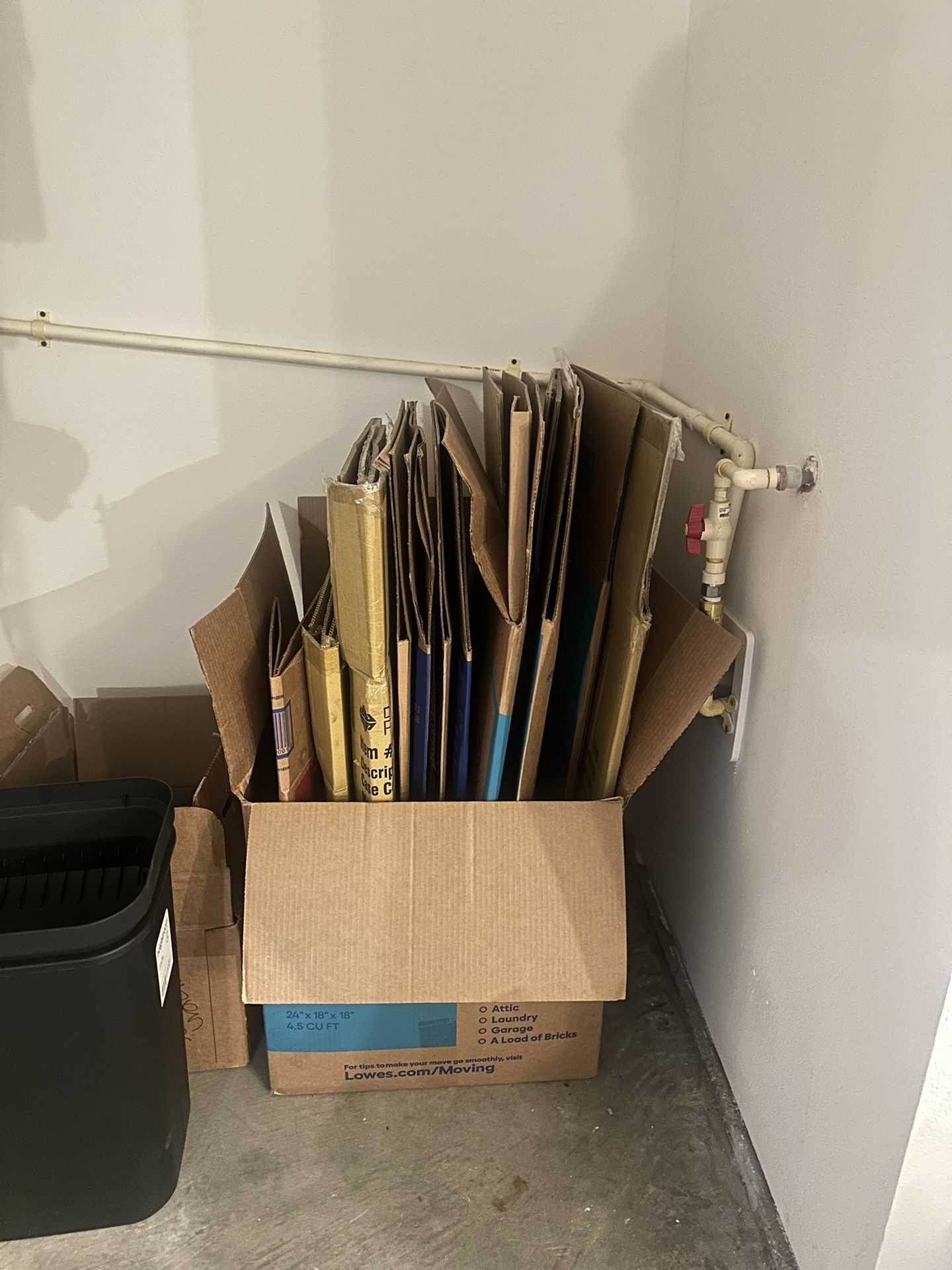 FREE MOVING BOXES
