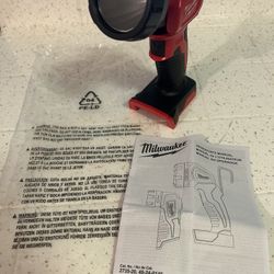 NEW Linterna de trabajo Milwaukee 2735-20 M18 LED