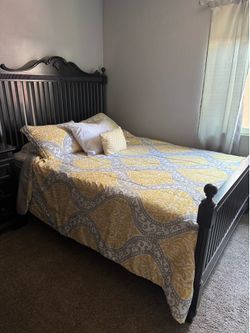 Queen bedroom set