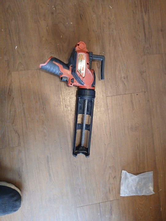 Milwaukee Caulk And Adhesive Gun