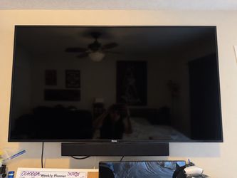 Roku tv and wall mount