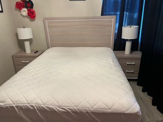 Queen bedroom set