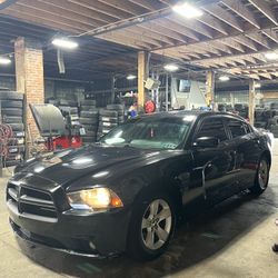 2014 DODGE CHARGER SE V6