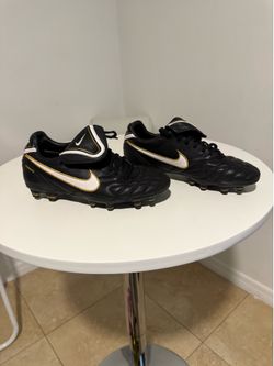 Nike Soccer Cleats 6.5 tempo