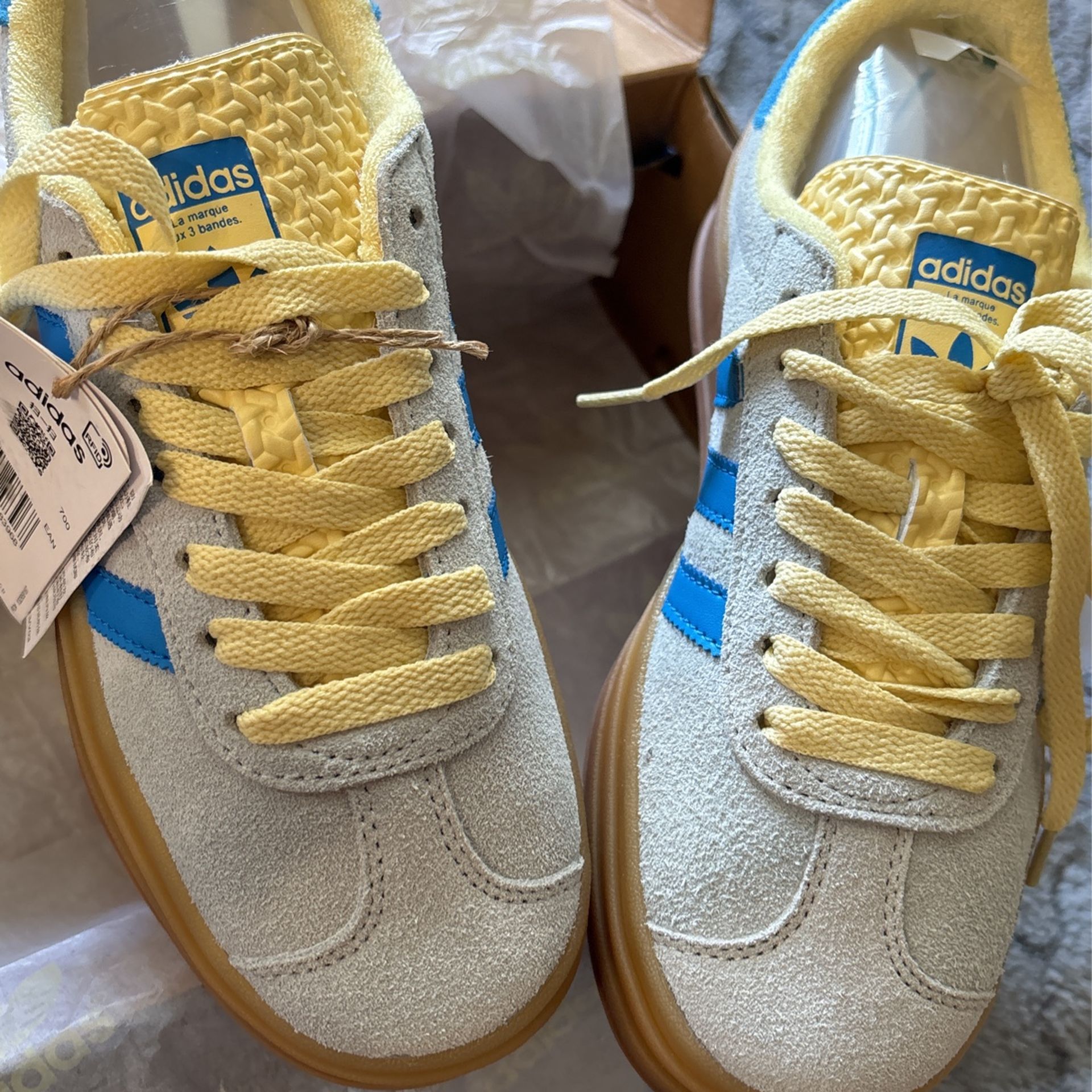 Gazelle bold Baby Blue With Yellow Size us 6,5