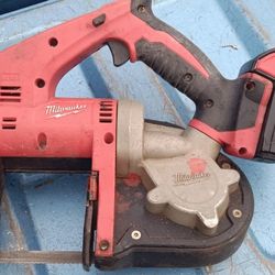 Milwaukee Band Saw With Battery