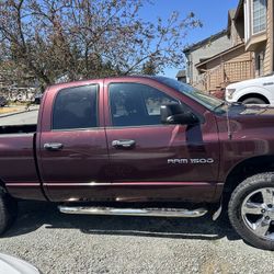 2004 Dodge Ram 1500 - 5 SPEED - Stick Shift 
