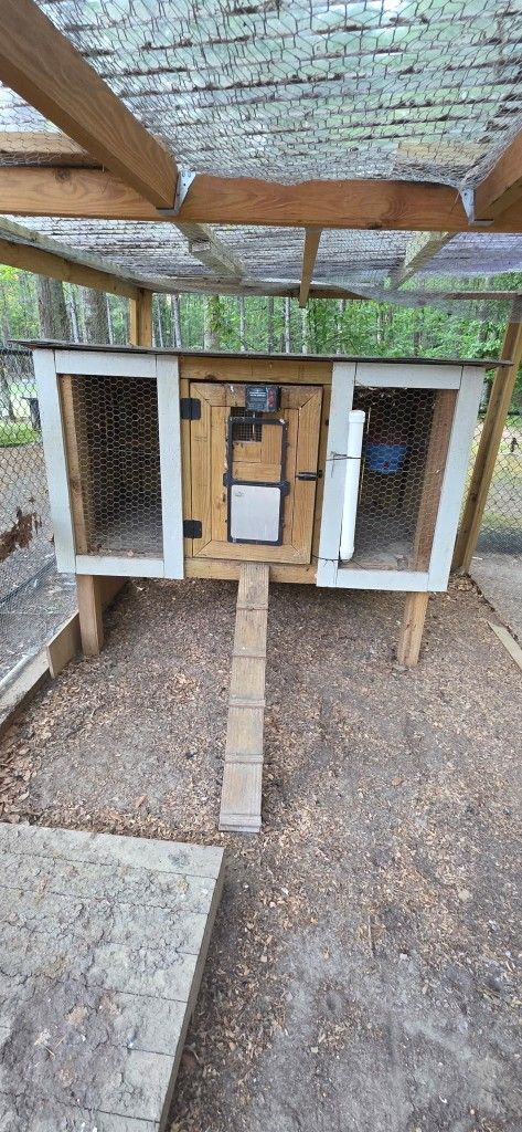 Chicken Coop Fully Functional