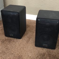 Home theater speakers￼