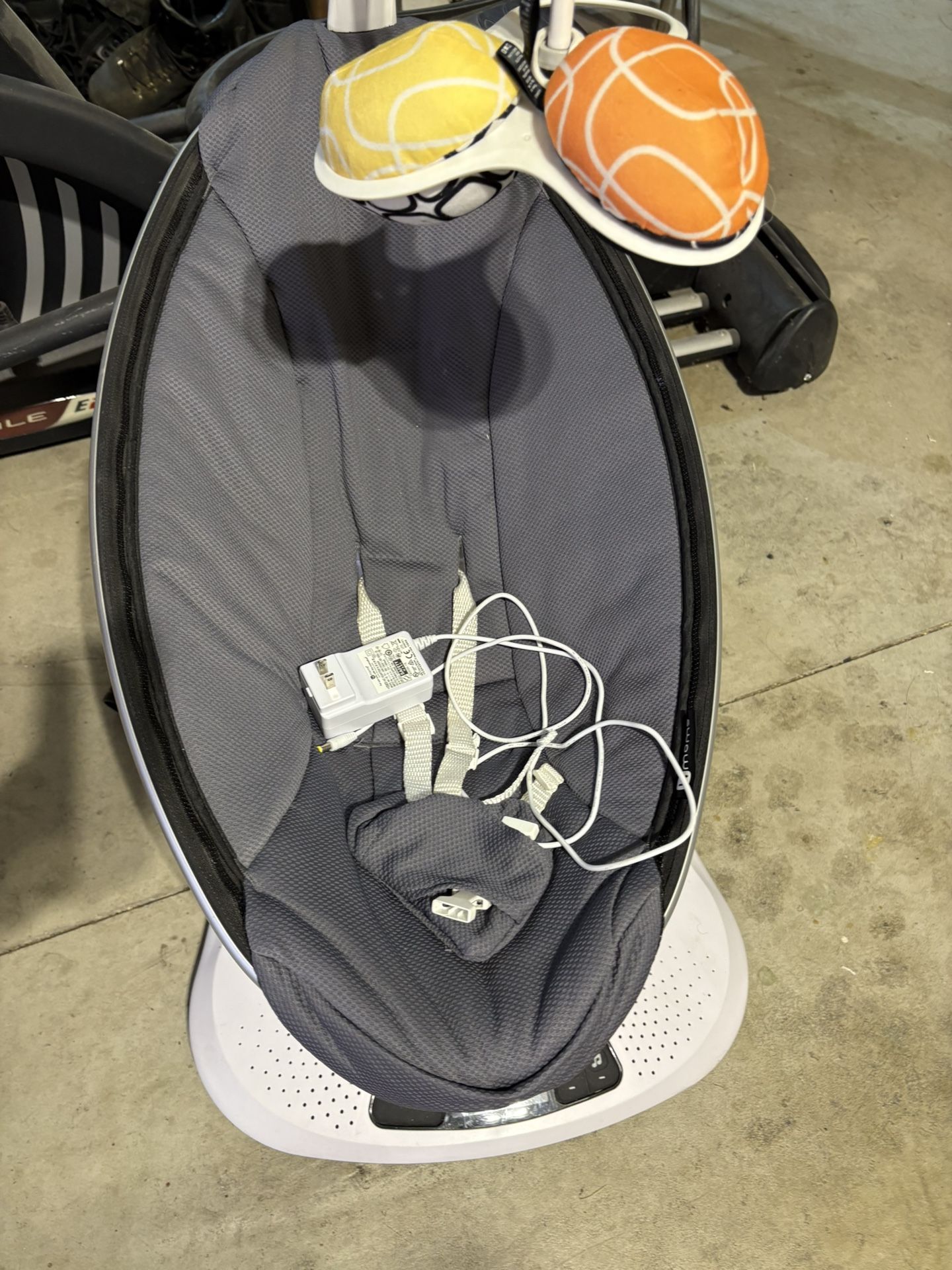 Mamaroo Baby Swing