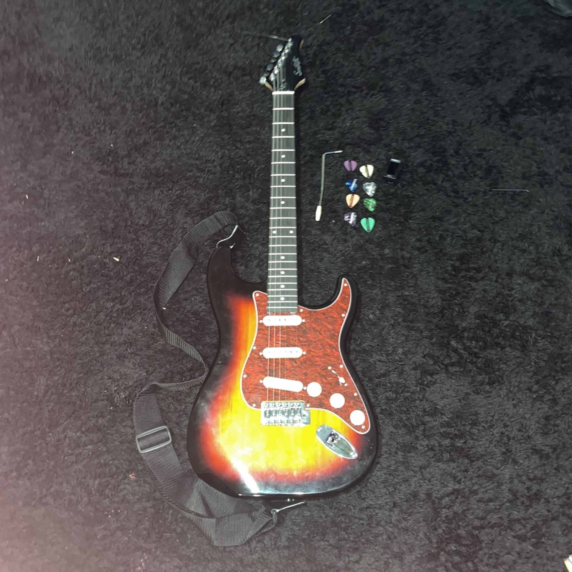 Chroma Cast Guitar Set Sawthooth Guitar