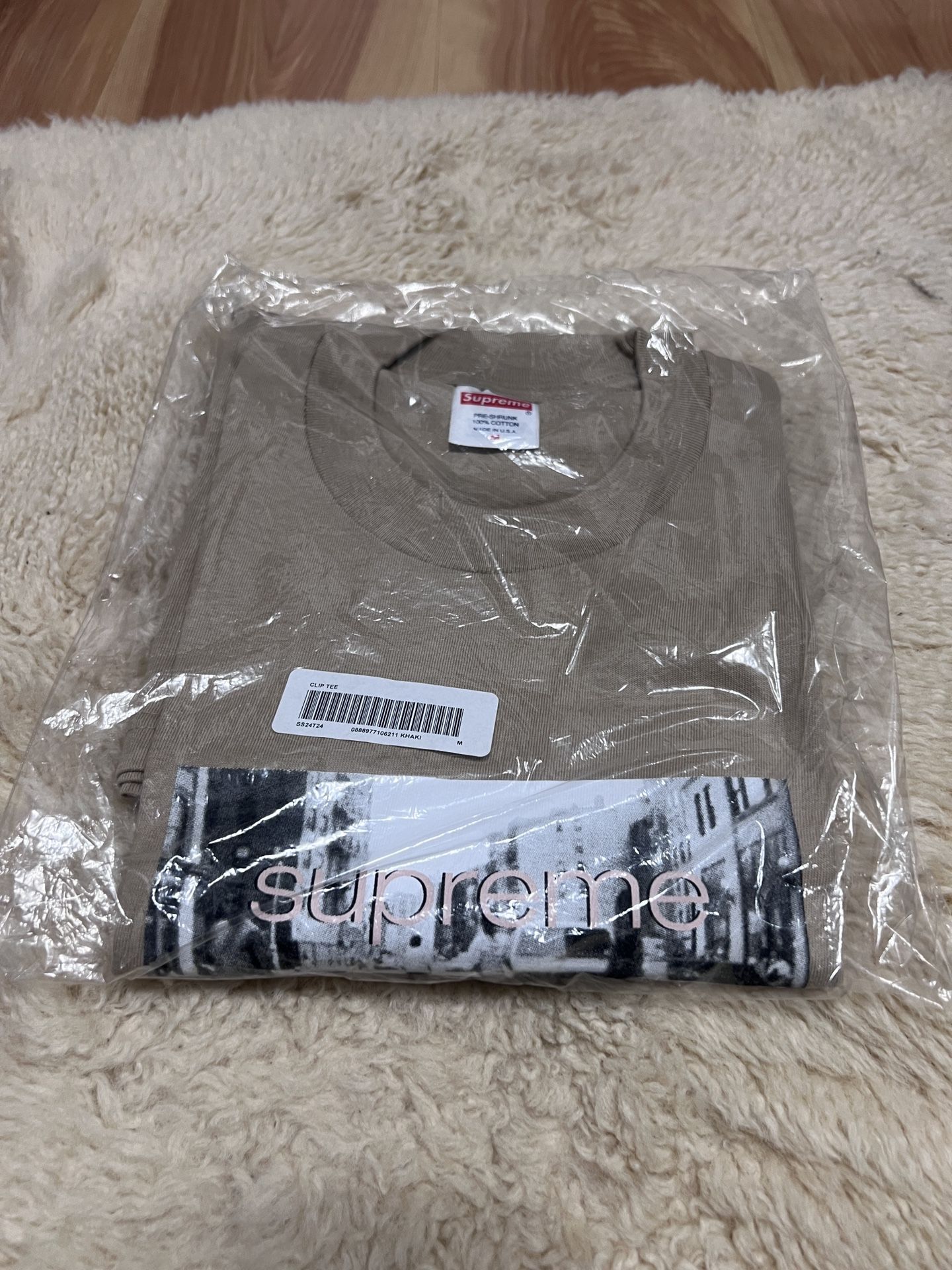 Supreme Tee. Size M